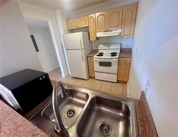 $2,350 | 102 Southwest 6th Avenue, Unit 404, Miami, FL 33130