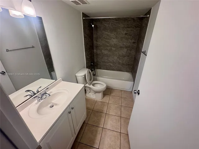 $2,350 | 102 Southwest 6th Avenue, Unit 404, Miami, FL 33130