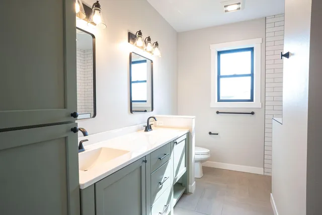 $537,500 | 347 Southern Drive, Holmen, WI 54636