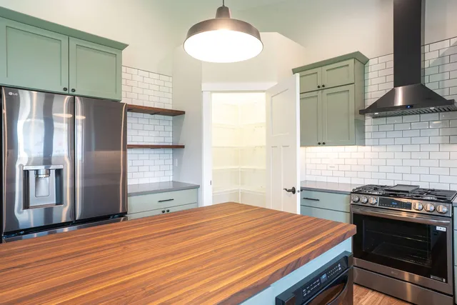 $537,500 | 347 Southern Drive, Holmen, WI 54636