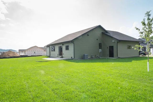 $537,500 | 347 Southern Drive, Holmen, WI 54636