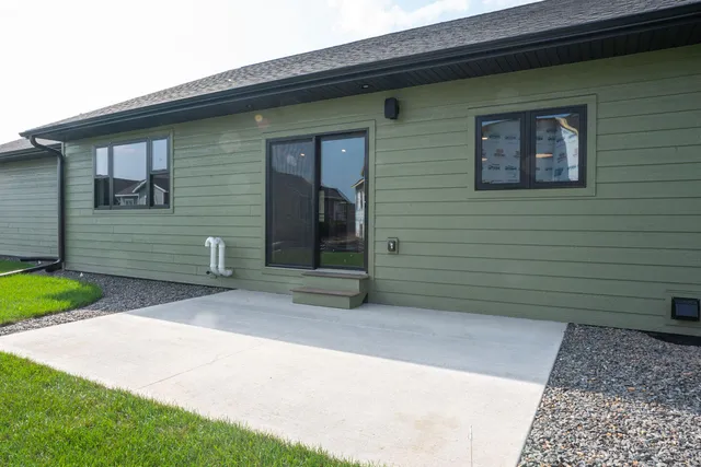 $537,500 | 347 Southern Drive, Holmen, WI 54636