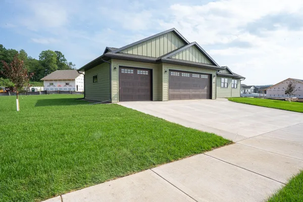 $530,000 | 347 Southern Drive, Holmen, WI 54636