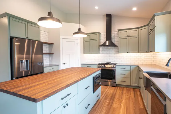 $530,000 | 347 Southern Drive, Holmen, WI 54636