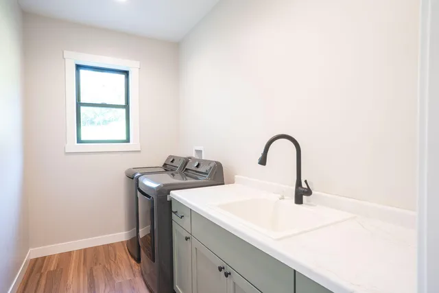 $537,500 | 347 Southern Drive, Holmen, WI 54636