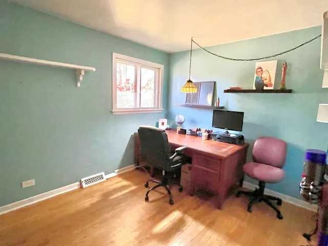 $329,900 | 1214 North Crabtree Lane, Mount Prospect, IL 60056