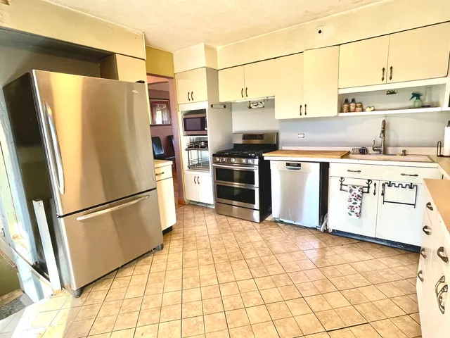 $329,900 | 1214 North Crabtree Lane, Mount Prospect, IL 60056