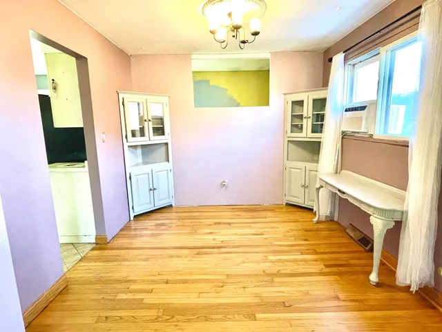 $329,900 | 1214 North Crabtree Lane, Mount Prospect, IL 60056