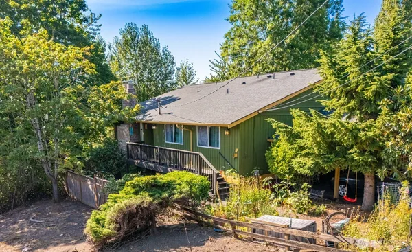 $1,100,000 | 14001 35th Avenue Northeast, Seattle, WA 98125