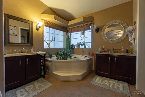 $749,900 | 2110 East 3950 North, Filer, ID 83328