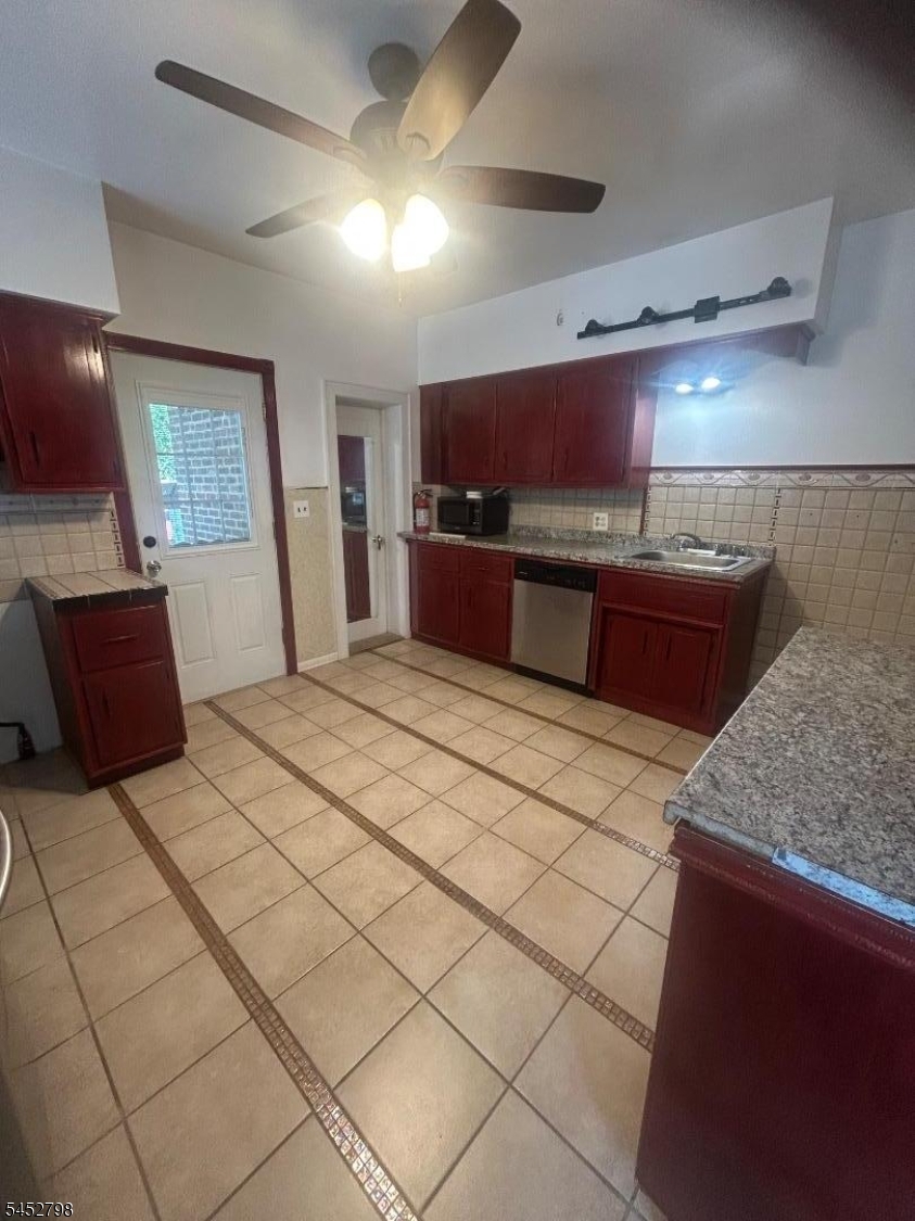 17 Codington Place Somerville, NJ 08876 - Photo 11 of 23 Gallery Image 11