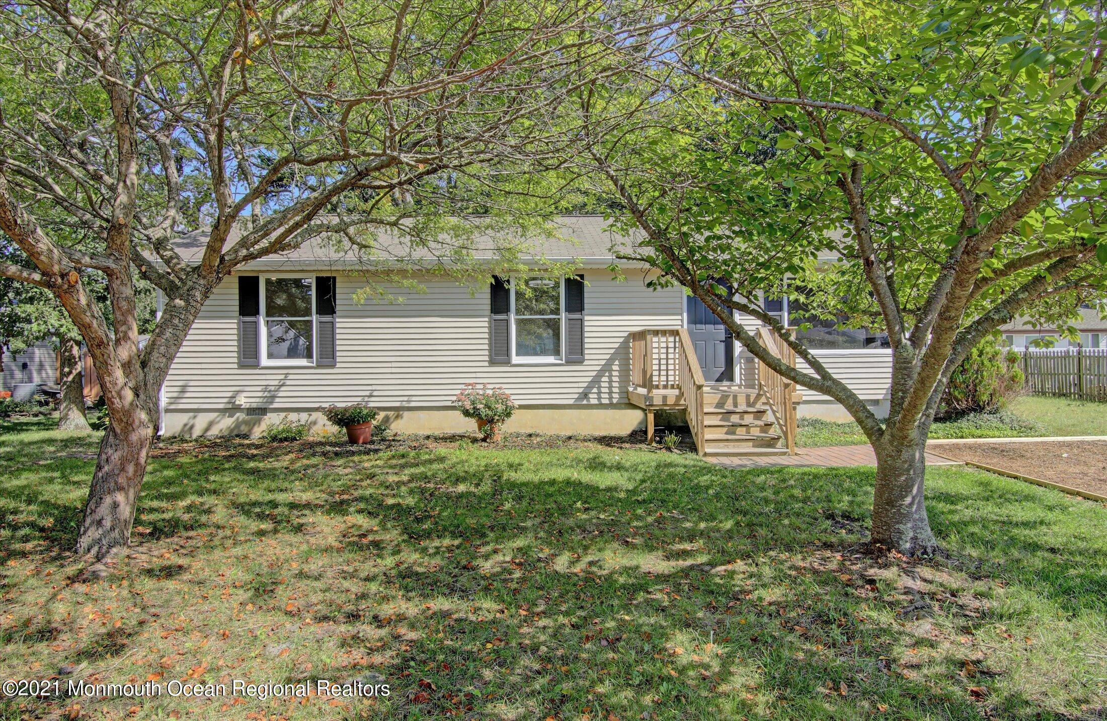 17 Spinnaker Way Waretown, NJ 08758 - Photo 2 of 30 02-Front