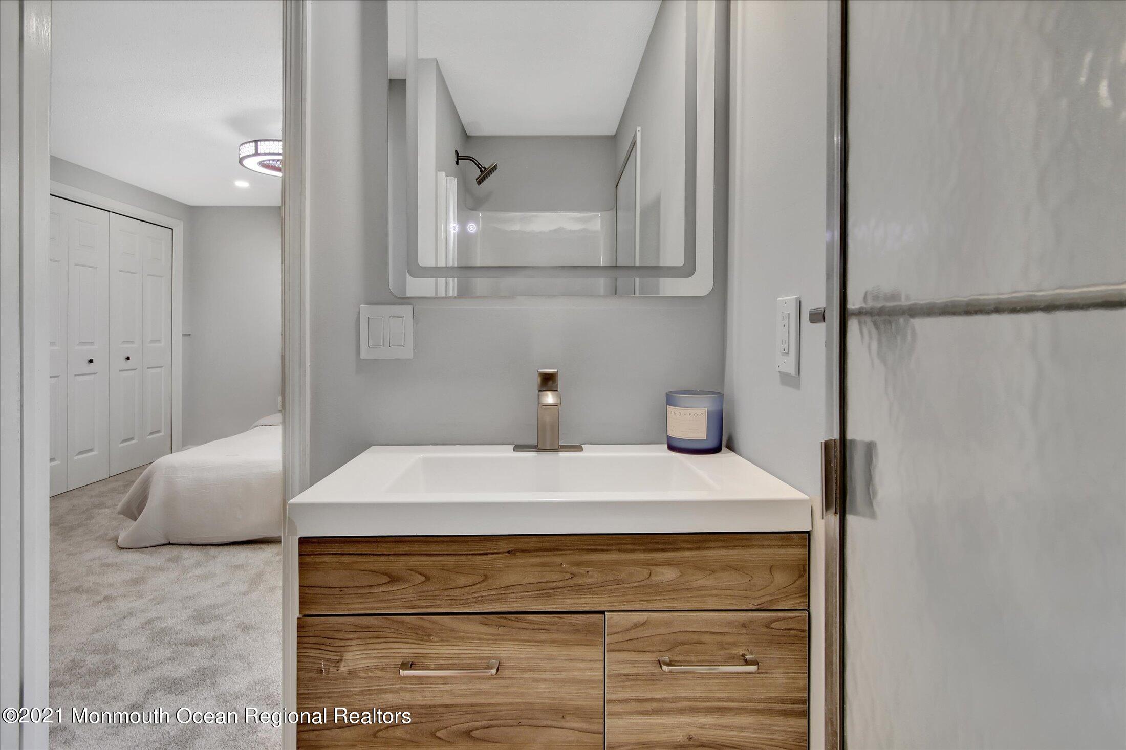 17 Spinnaker Way Waretown, NJ 08758 - Photo 15 of 30 21-Master
