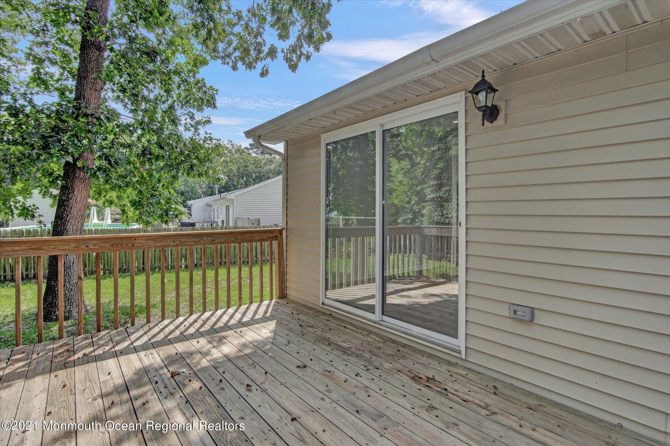 17 Spinnaker Way Waretown, NJ 08758 - Photo 26 of 30 31-Deck