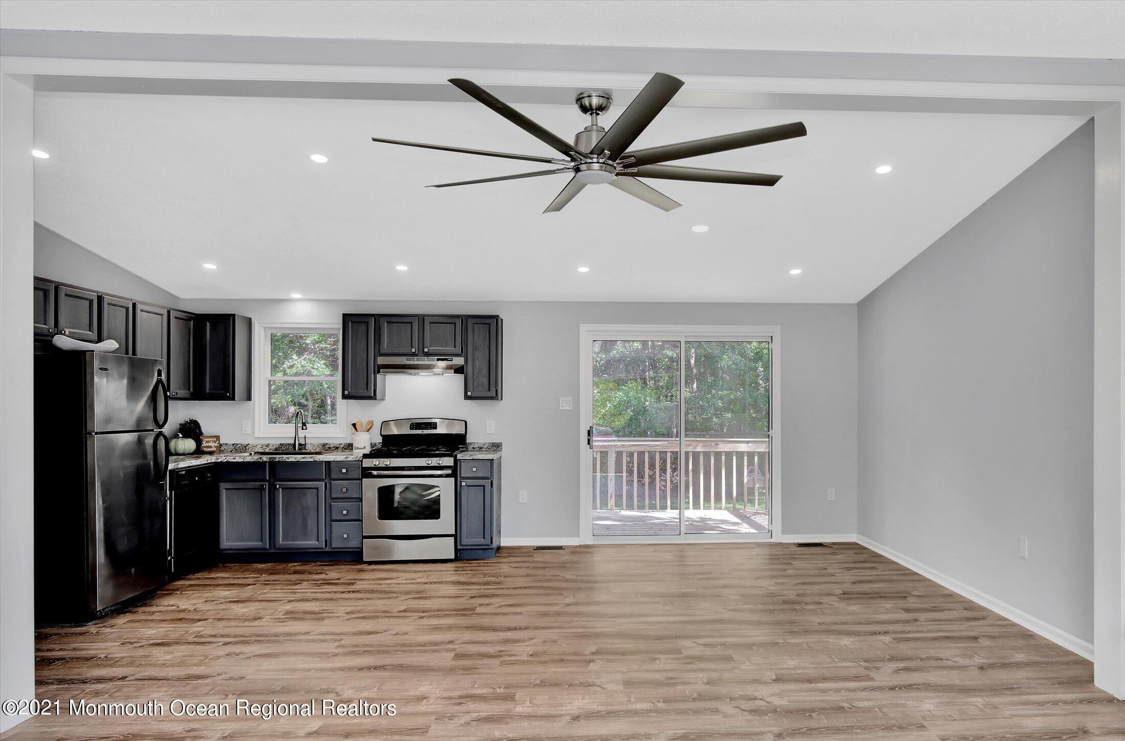 17 Spinnaker Way Waretown, NJ 08758 - Photo 6 of 30 07-Kitchen Area