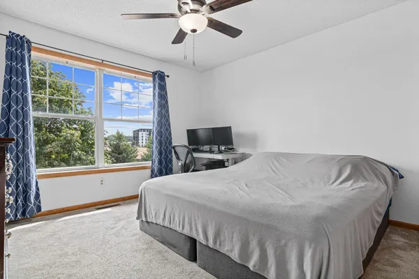 $215,000 | 422 Hickory Lane North, Oakdale, MN 55128