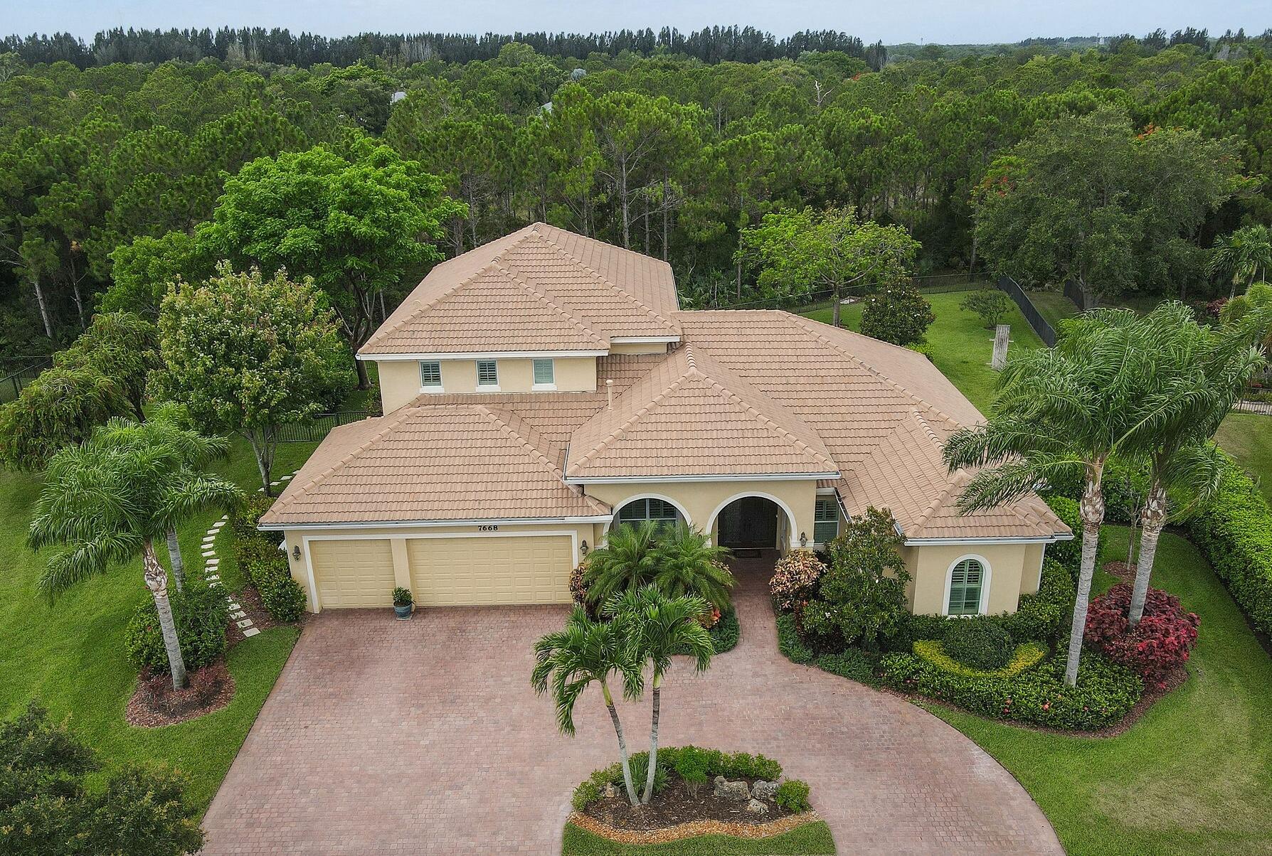 7668 Southeast Laque Circle Stuart, FL 34997 - Photo 3 of 64 Front