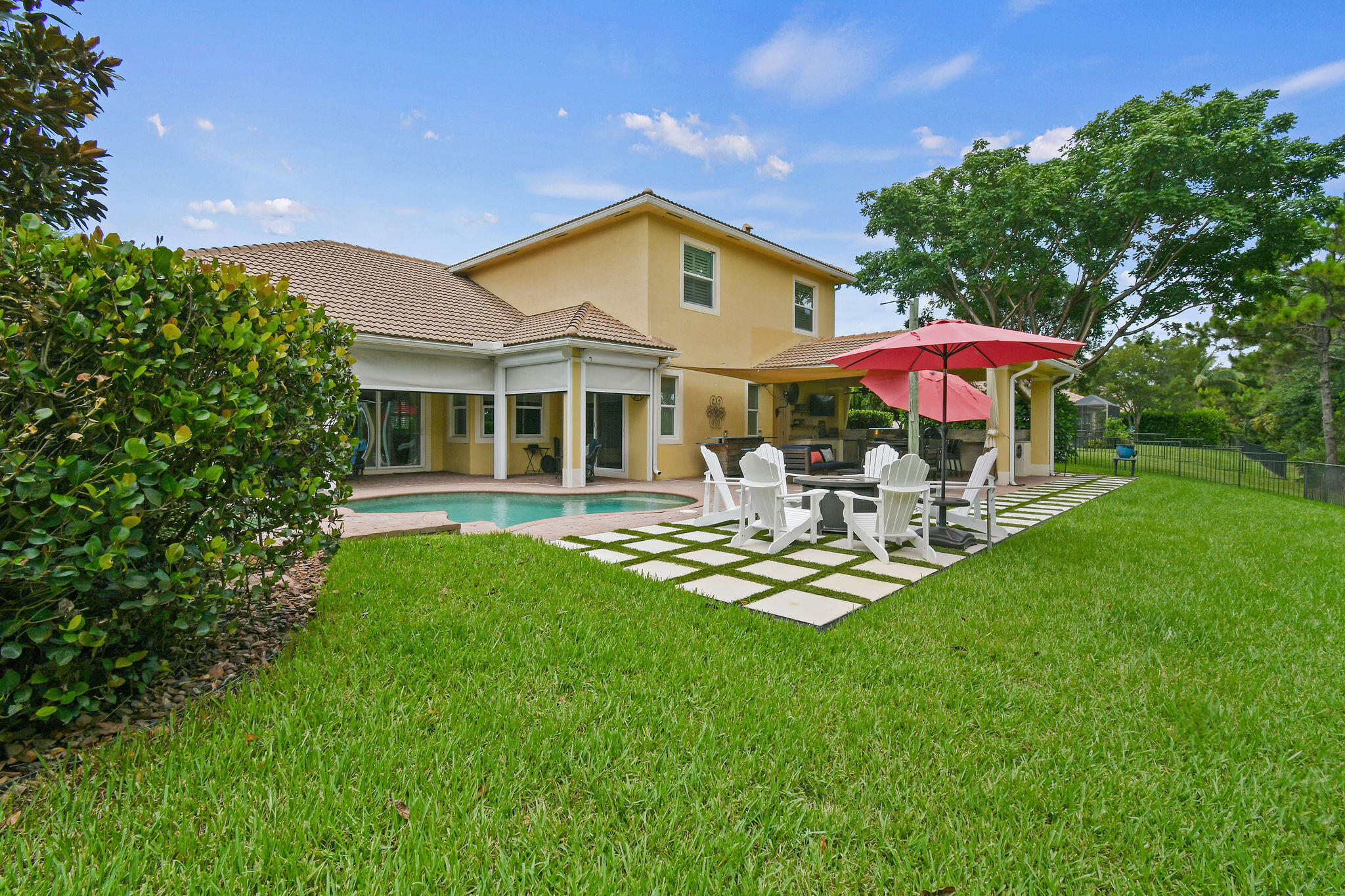 7668 Southeast Laque Circle Stuart, FL 34997 - Photo 53 of 64 Expansive Yard