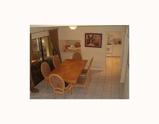 20893 Del Luna Drive, Unit 20893 Boca Raton, FL 33433 - Photo 8 of 9 Dining Room