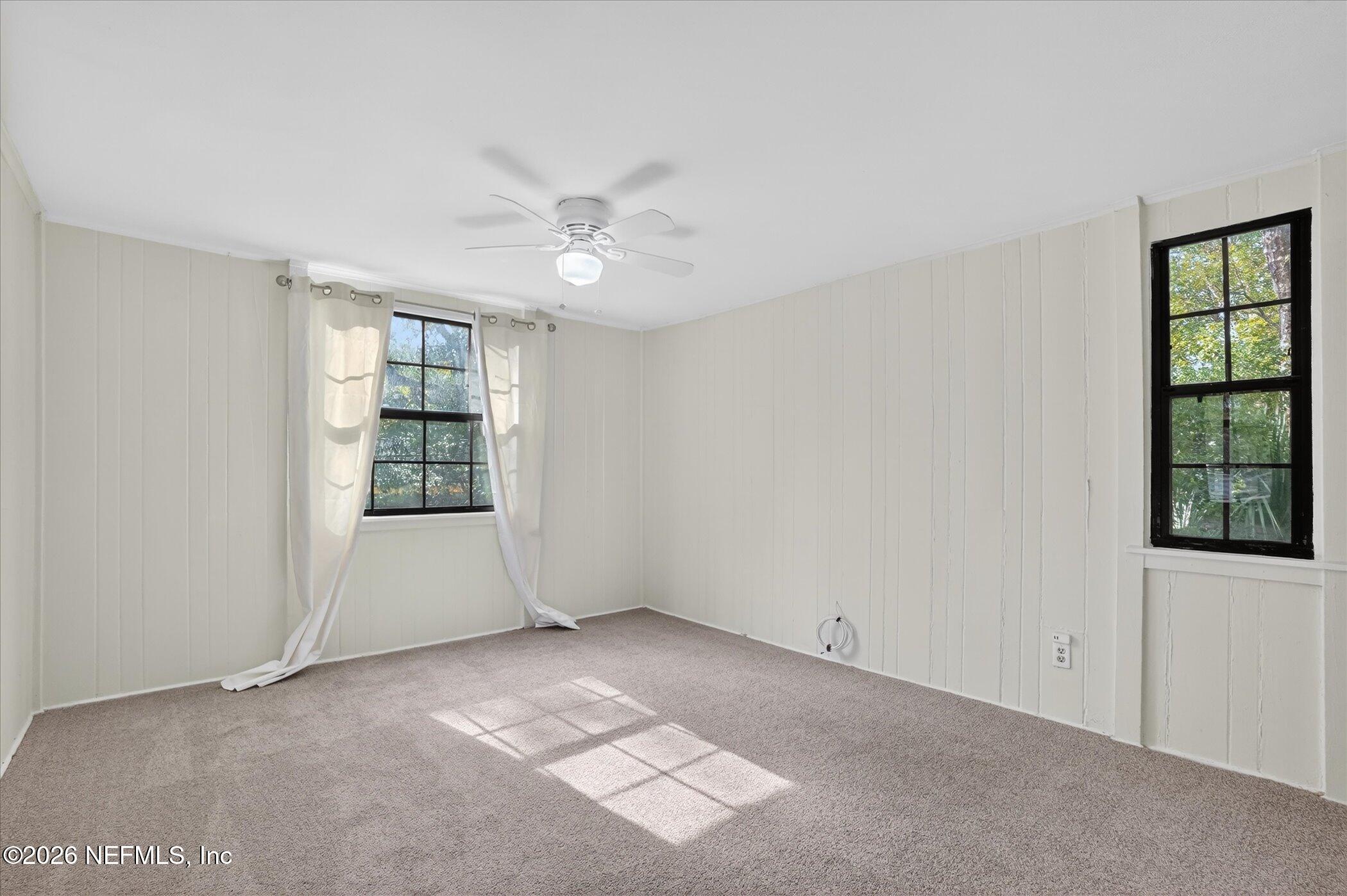 1217 Cook Street Jacksonville, FL 32205 - Photo 17 of 43 an empty room with windows and closet