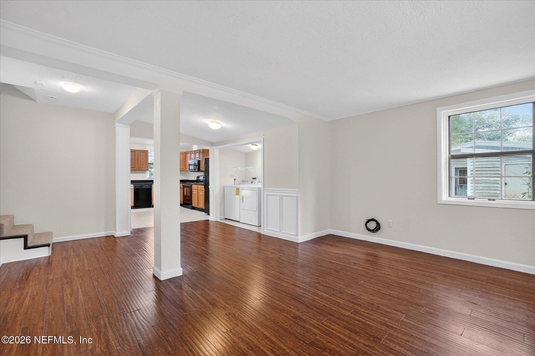 1217 Cook Street Jacksonville, FL 32205 - Photo 24 of 43 Living Room