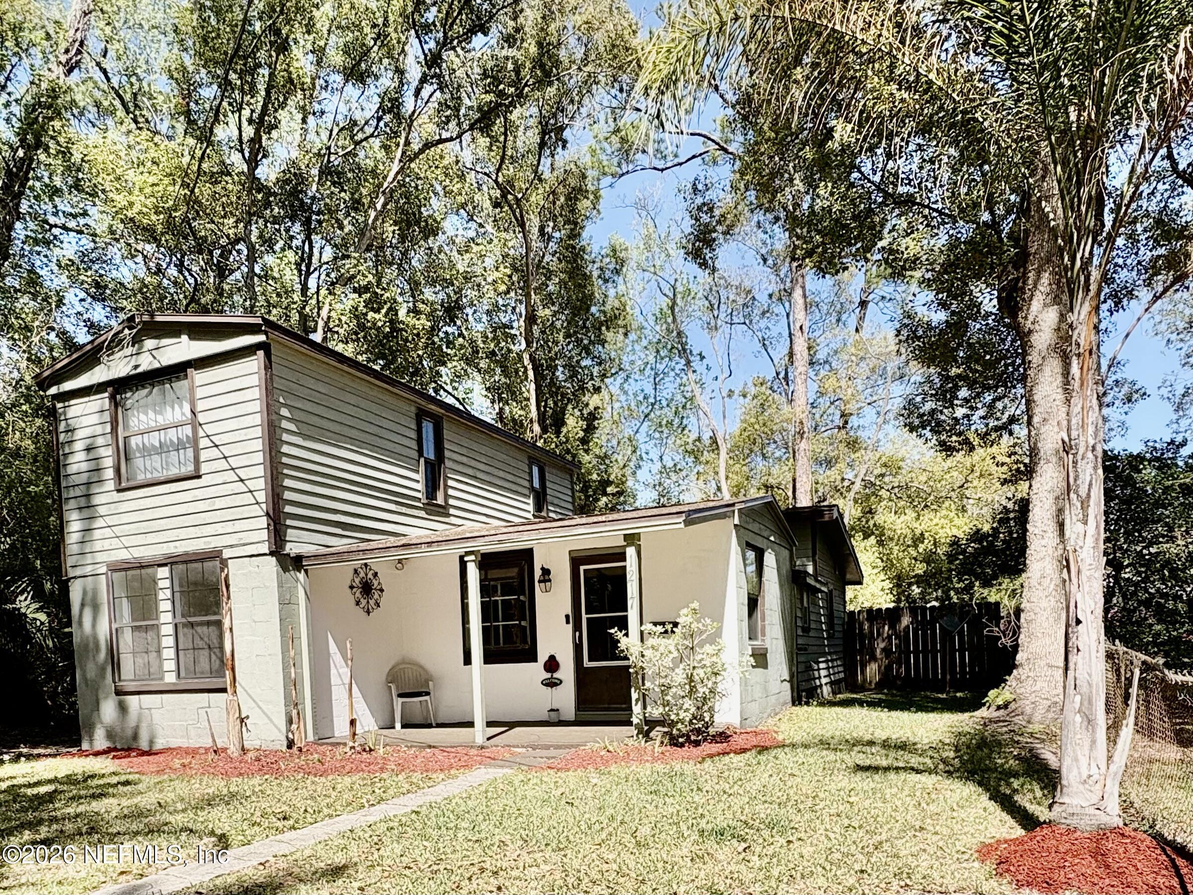 1217 Cook Street Jacksonville, FL 32205 - Photo 39 of 43 a front view of a house with a yard