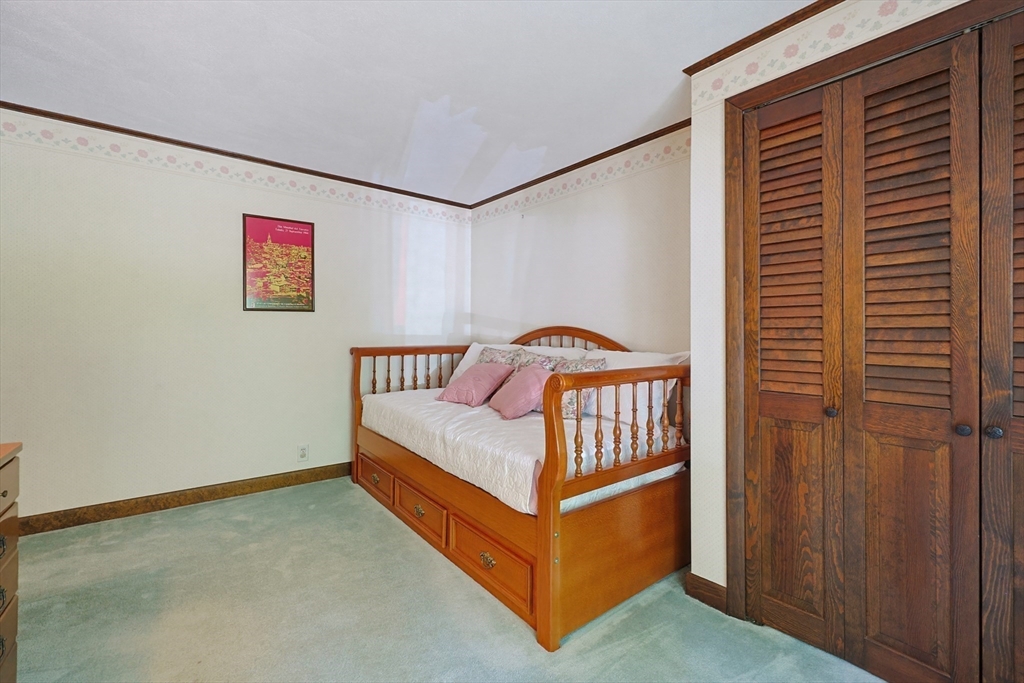 665 South Street Walpole, MA 02081 - Photo 28 of 40