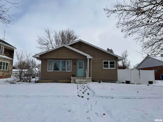 $95,000 | 309 North 6th Street, Wyoming, IL 61491