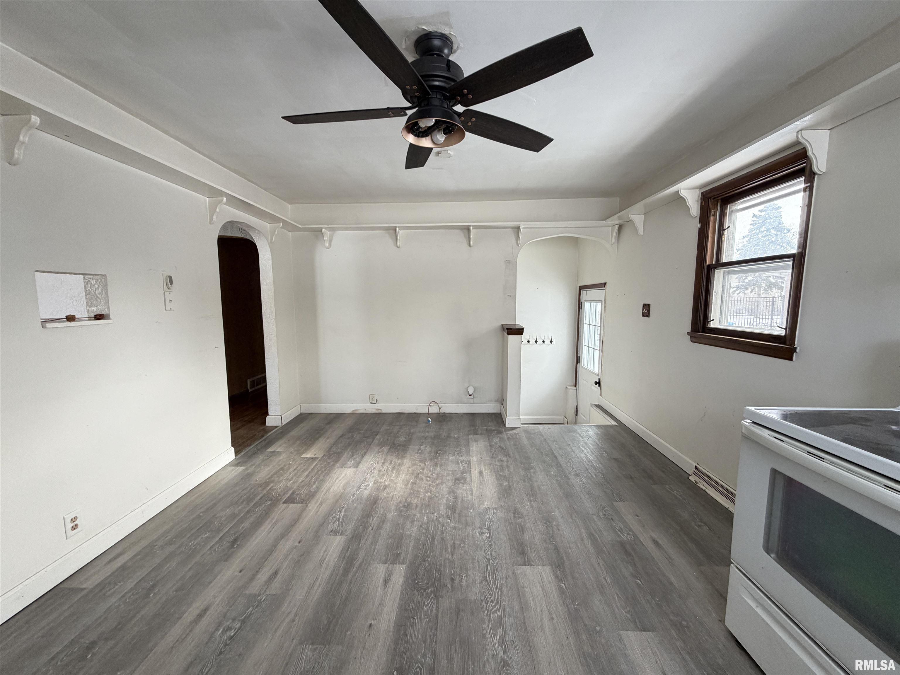 309 North 6th Street Wyoming, IL 61491 - Photo 14 of 19