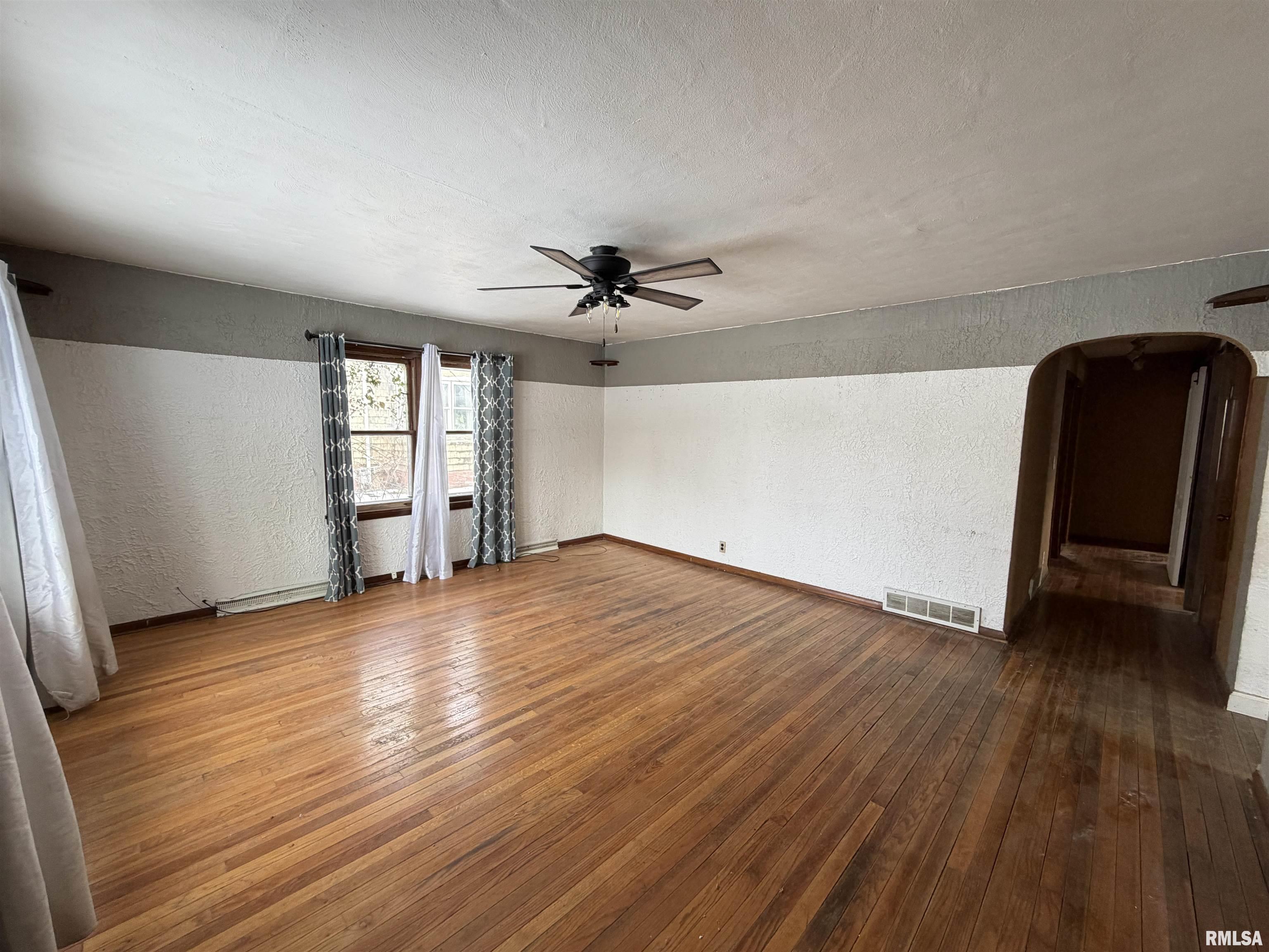 309 North 6th Street Wyoming, IL 61491 - Photo 2 of 19