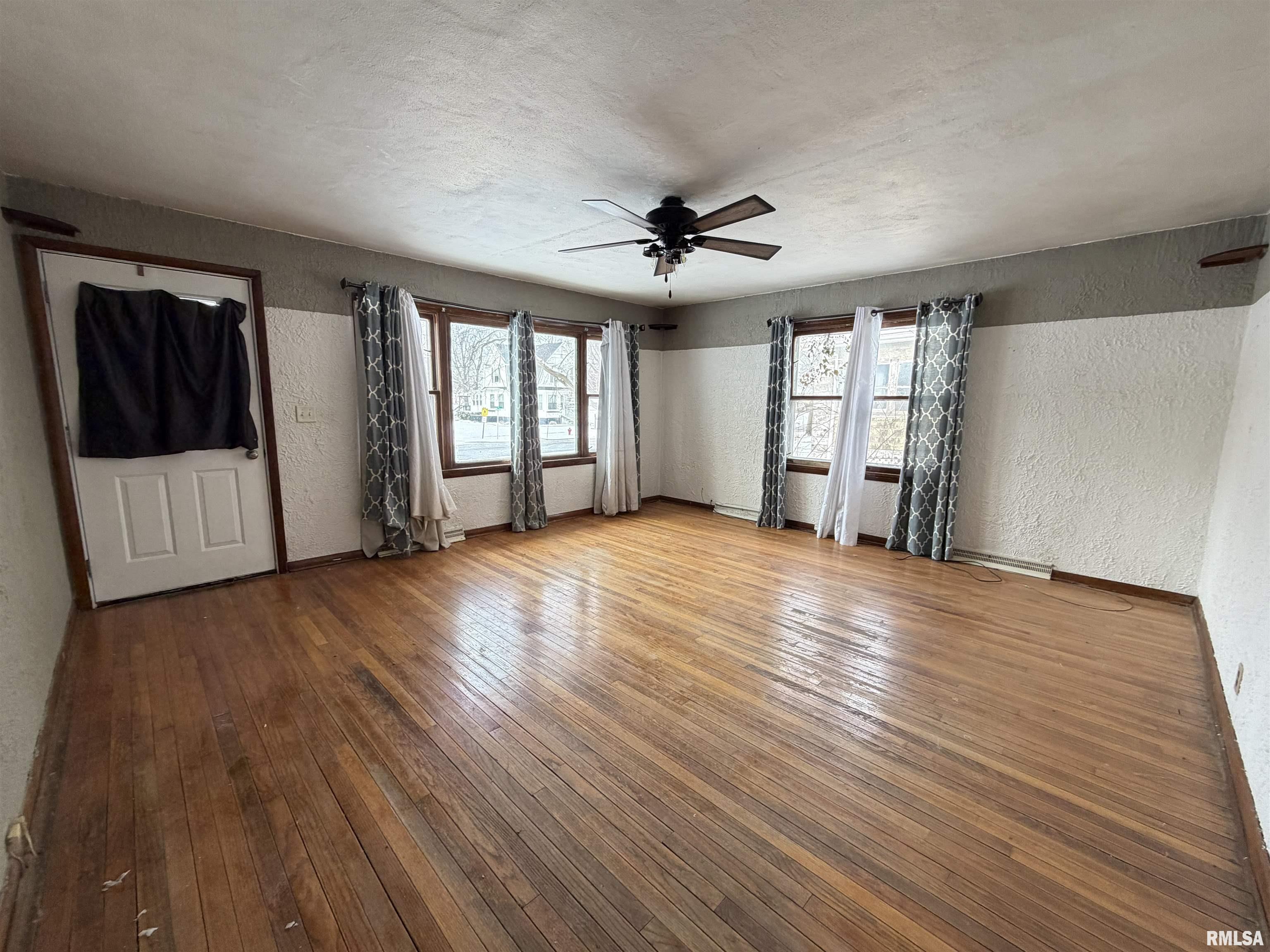 309 North 6th Street Wyoming, IL 61491 - Photo 4 of 19