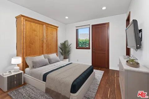 $19,950 | 1120 El Medio Avenue, Pacific Palisades, CA 90272