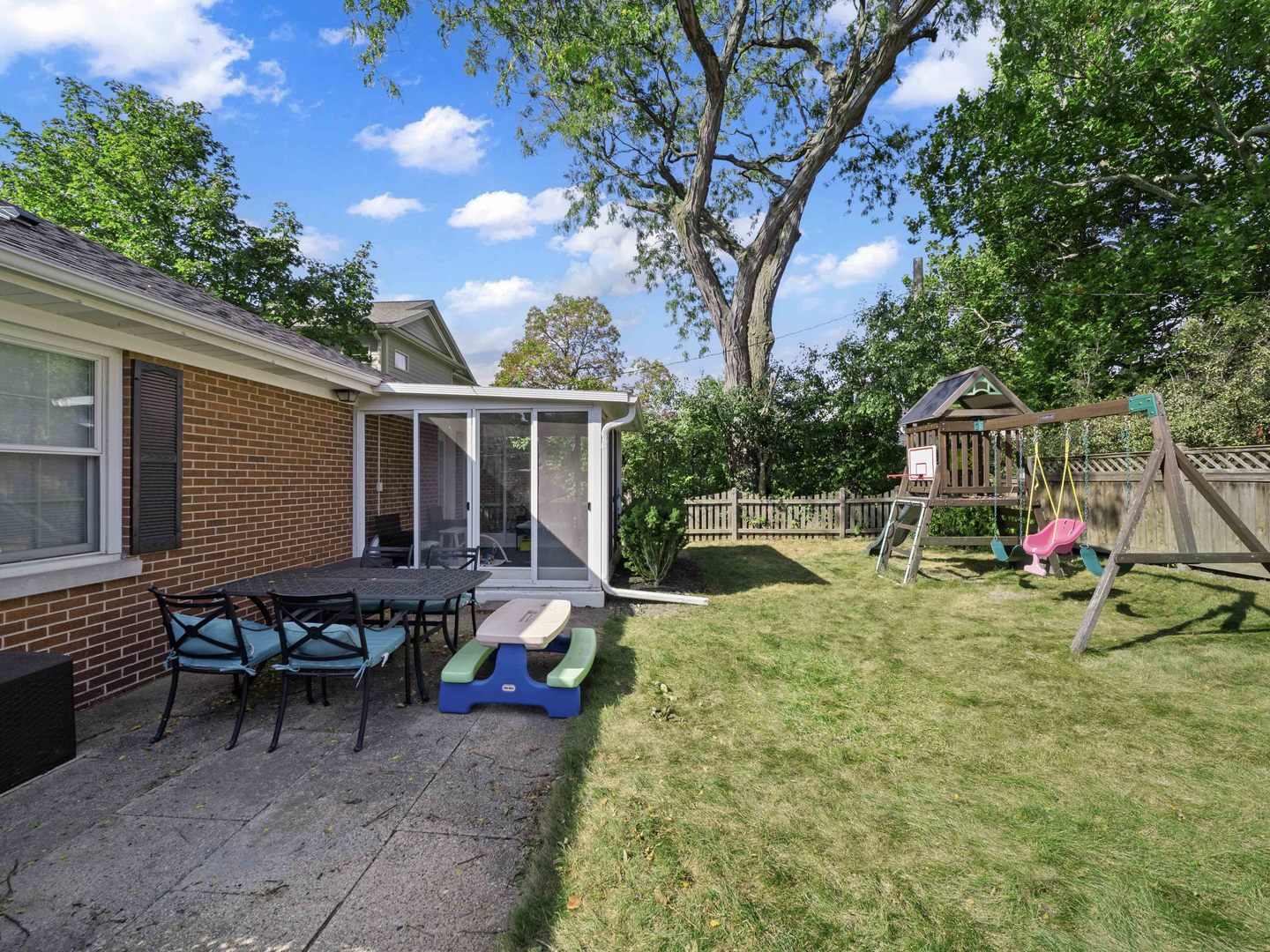 1100 Raleigh Road Glenview, IL 60025 - Photo 35 of 39