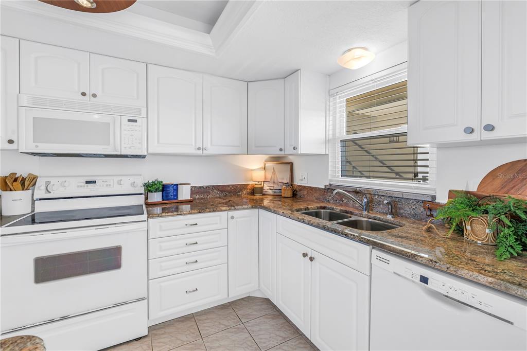 9 Haig Place, Unit 510 Dunedin, FL 34698 - Photo 6 of 33