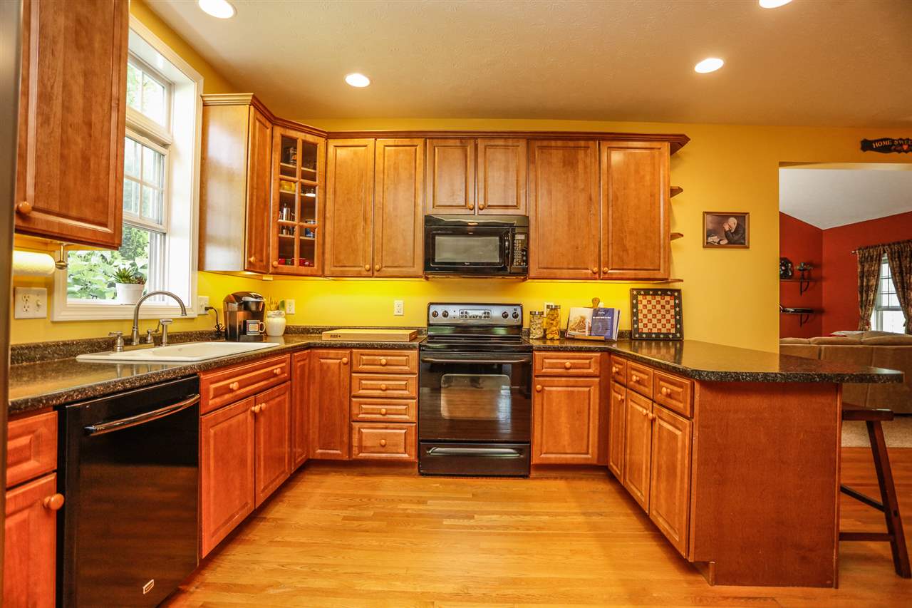 12 Tether Road Bedford, NH 03110 - Photo 17 of 40