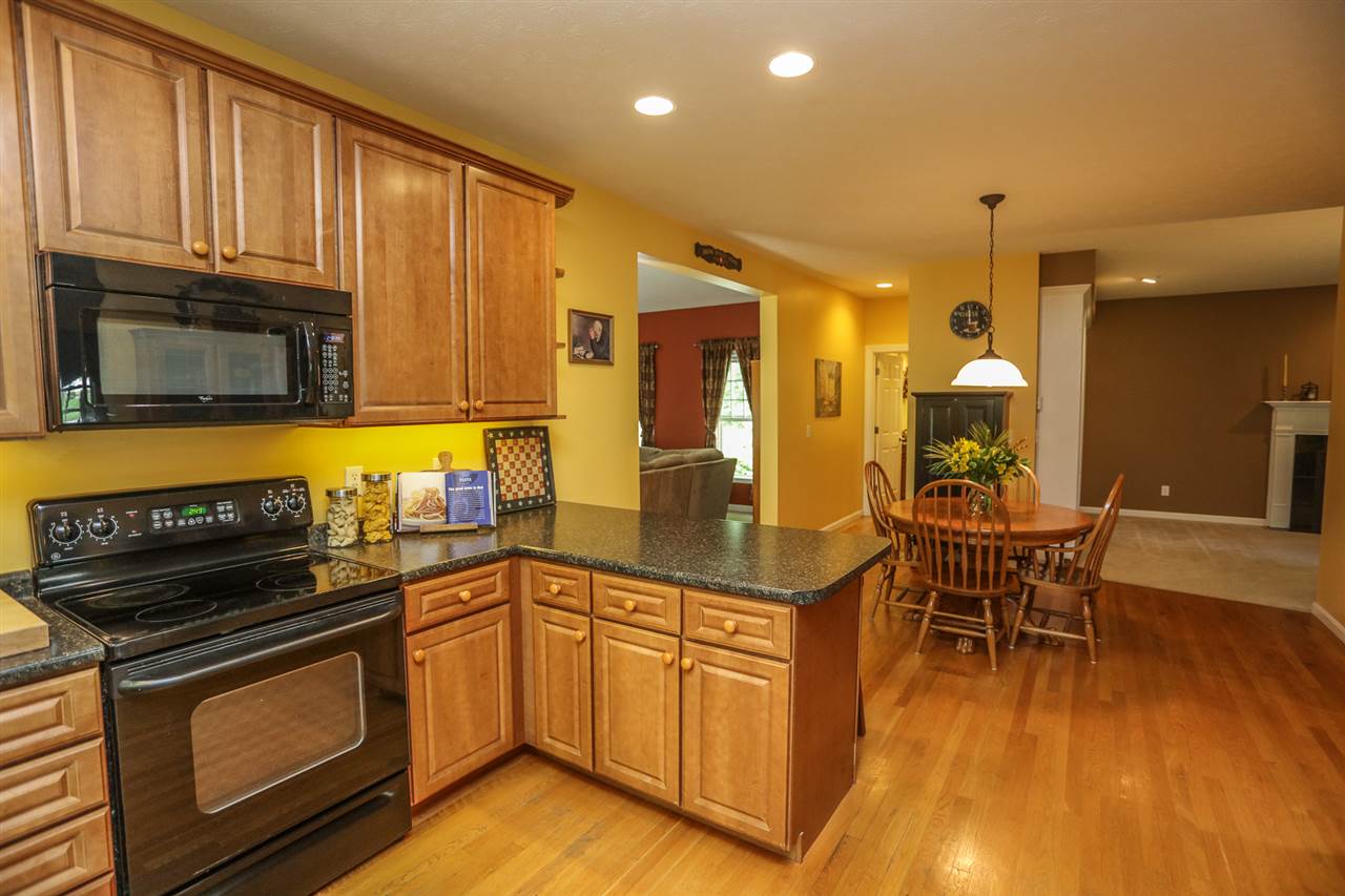 12 Tether Road Bedford, NH 03110 - Photo 18 of 40
