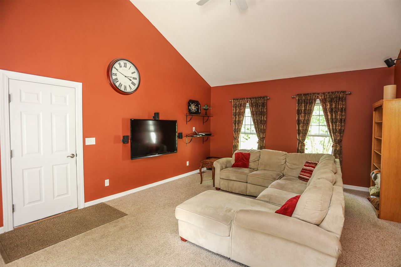 12 Tether Road Bedford, NH 03110 - Photo 23 of 40