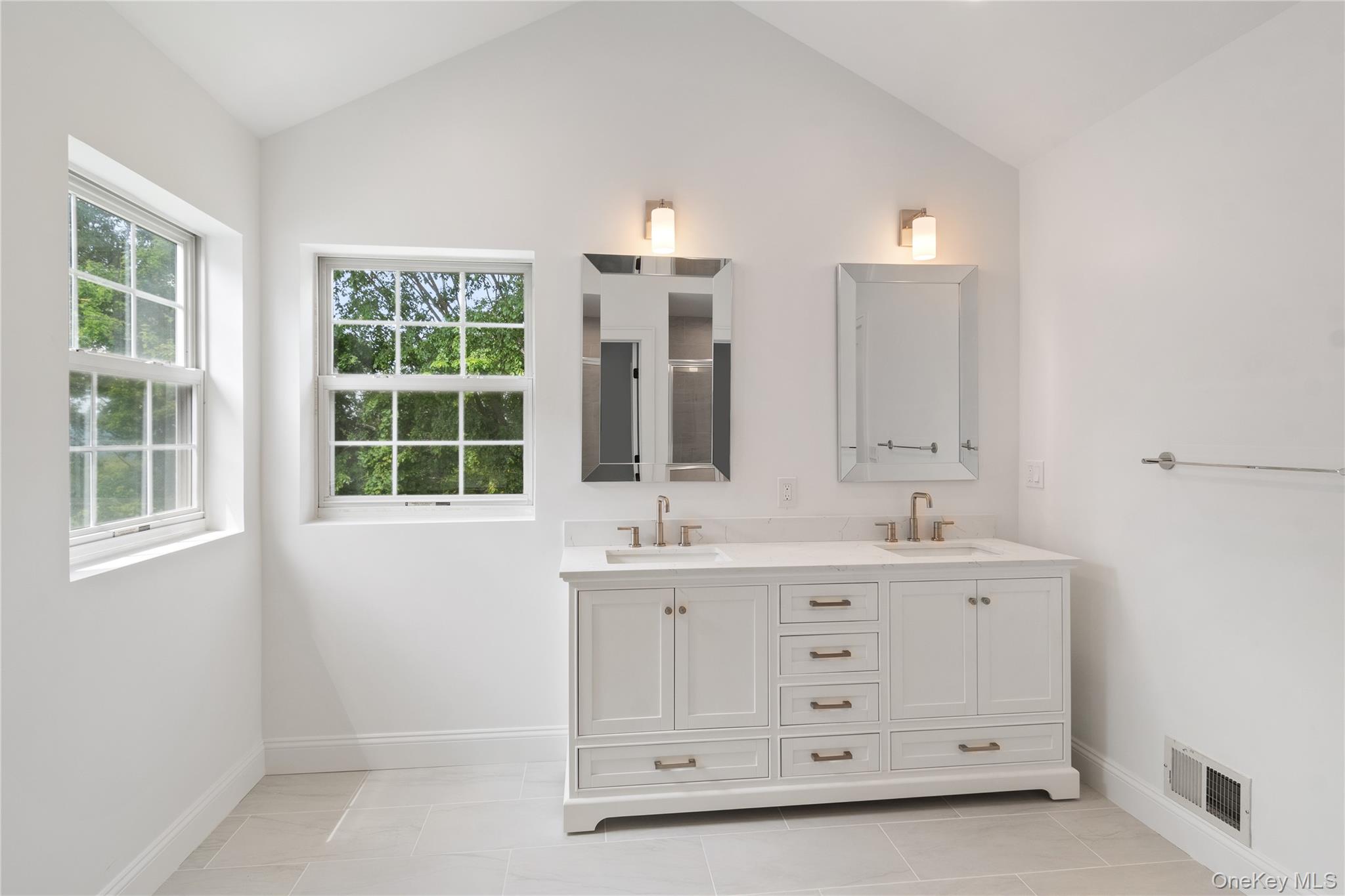 132 Benefield Boulevard Peekskill, NY 10566 - Photo 13 of 28