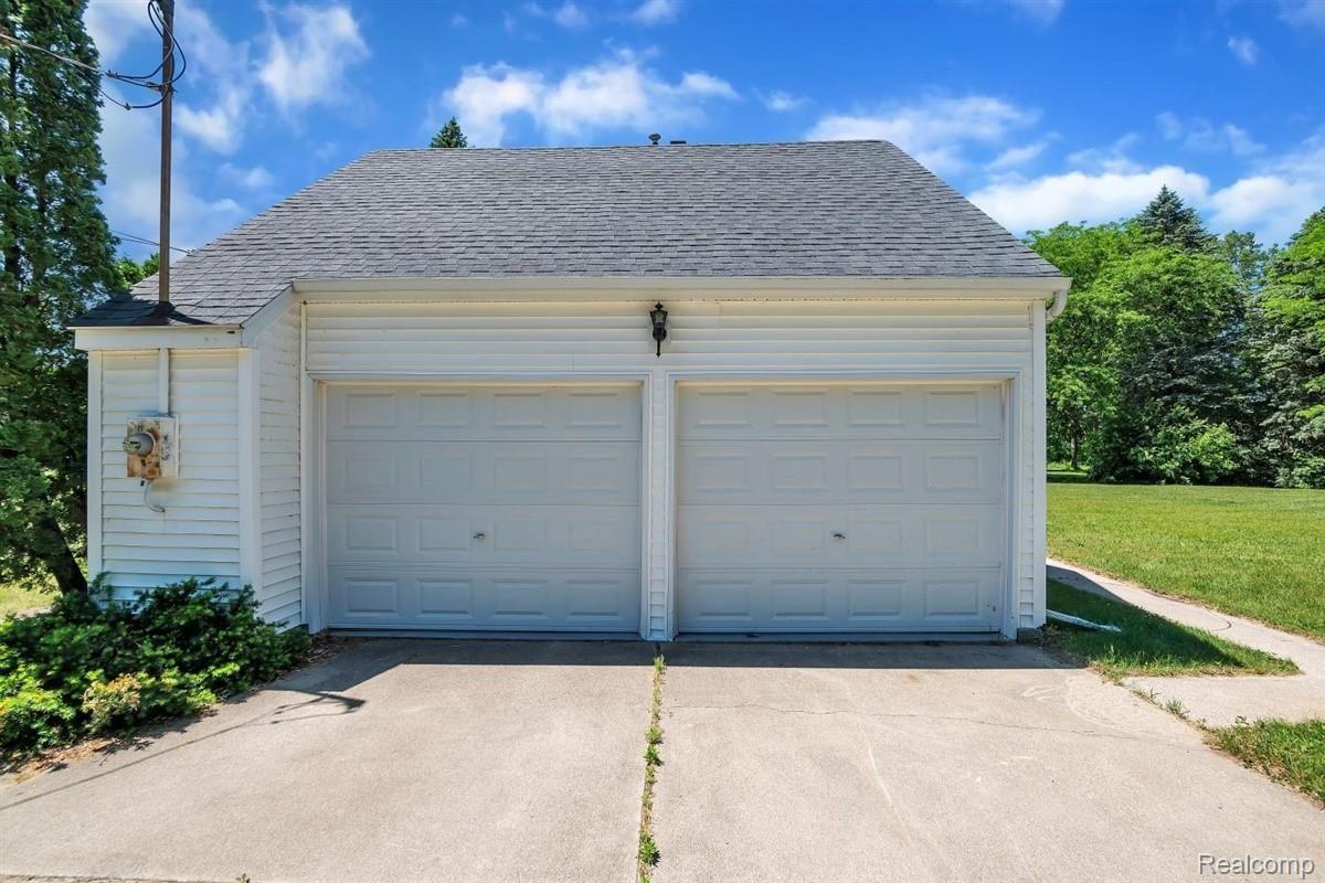 2100 West Lake Road Clio, MI 48420 - Photo 42 of 44 42-2100 W Lake Rd-WindowStill-Real-.jpg