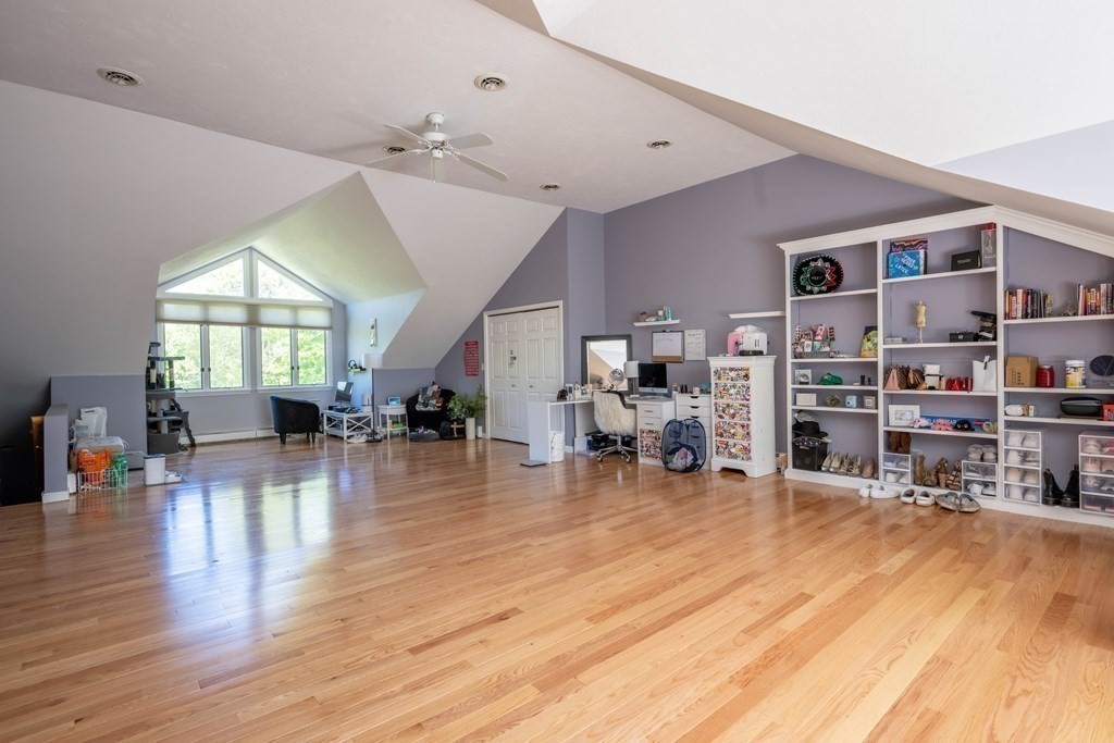 60 Oak Point Wrentham, MA 02093 - Photo 26 of 38