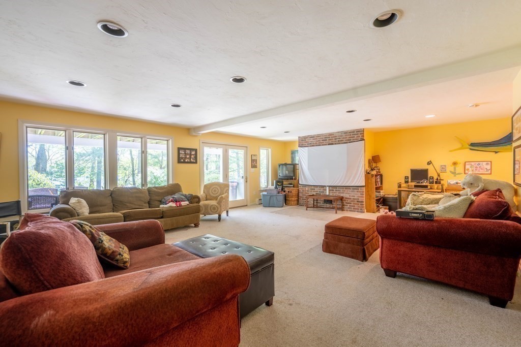 60 Oak Point Wrentham, MA 02093 - Photo 31 of 38