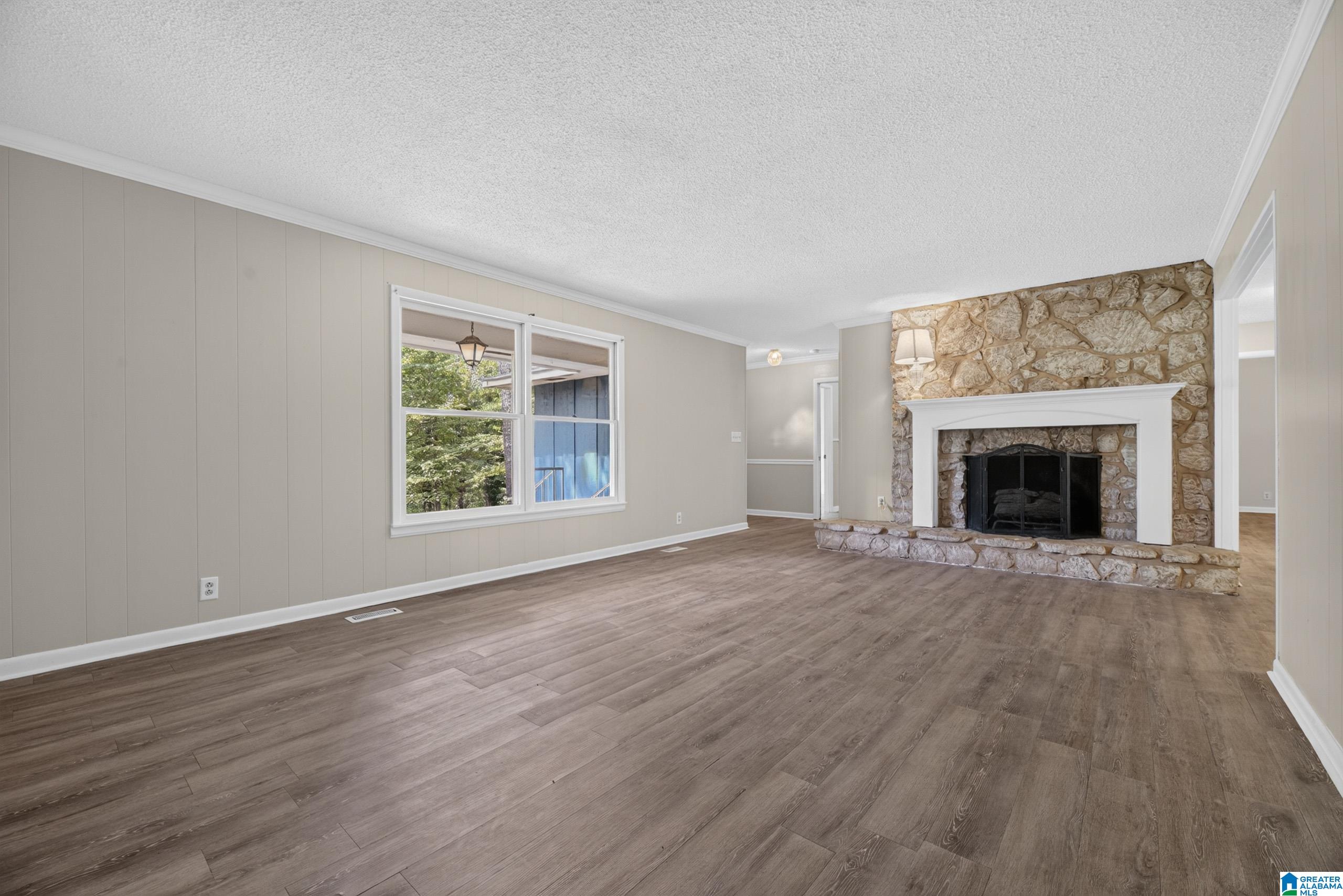 813 Sunshine Avenue Oneonta, AL 35121 - Photo 4 of 54