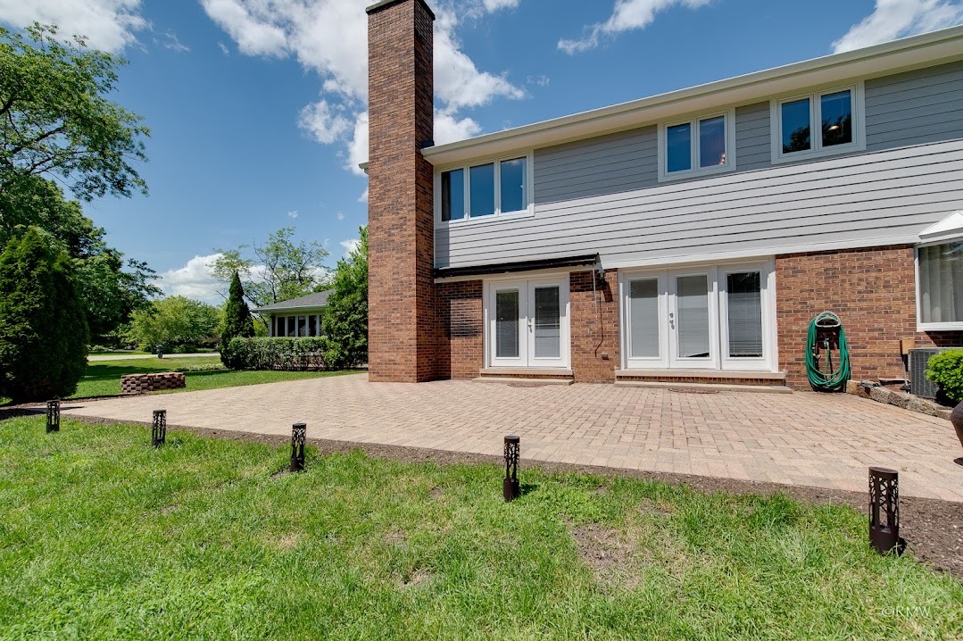 769 Halbert Lane Inverness, IL 60010 - Photo 42 of 48 a house view with a garden space