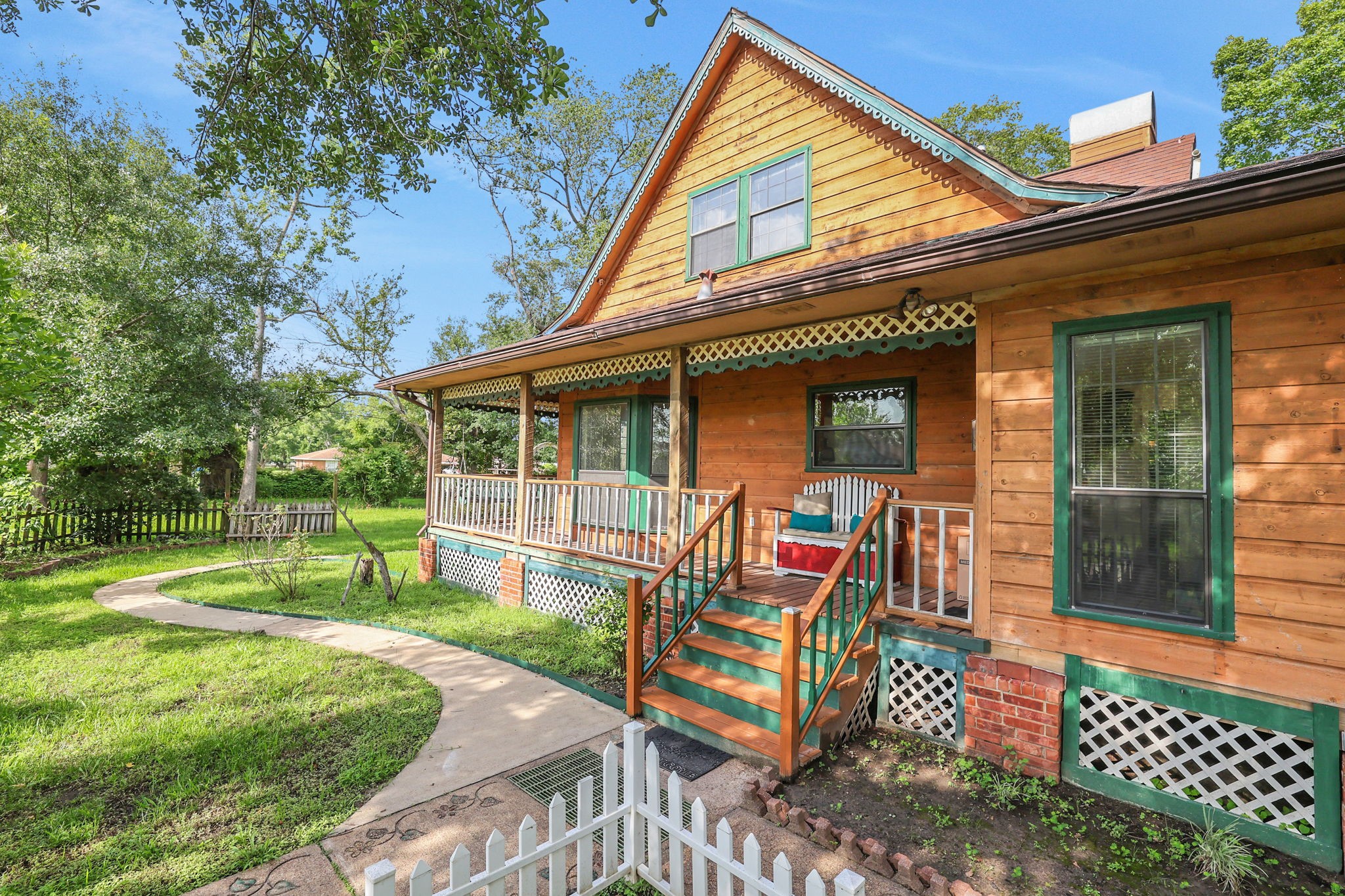 219 Harris Road Highlands, TX 77562 - Photo 3 of 49