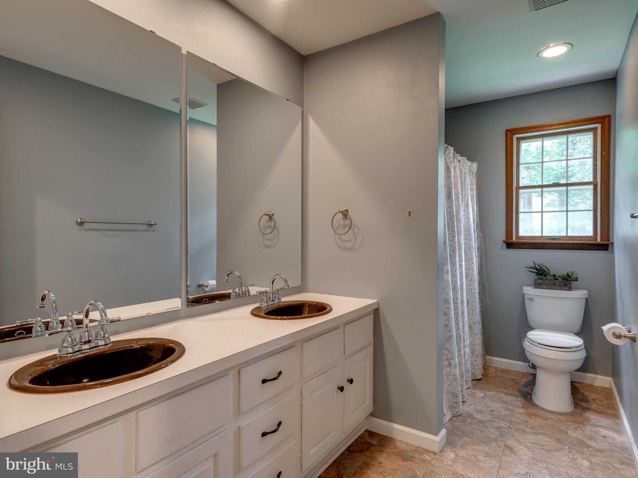 1180 Hopewell Road Downingtown, PA 19335 - Photo 23 of 27 Gallery Image 23
