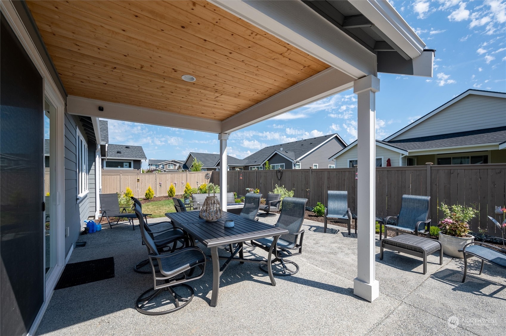 984 Rainier Loop Mount Vernon, WA 98274 - Photo 4 of 40