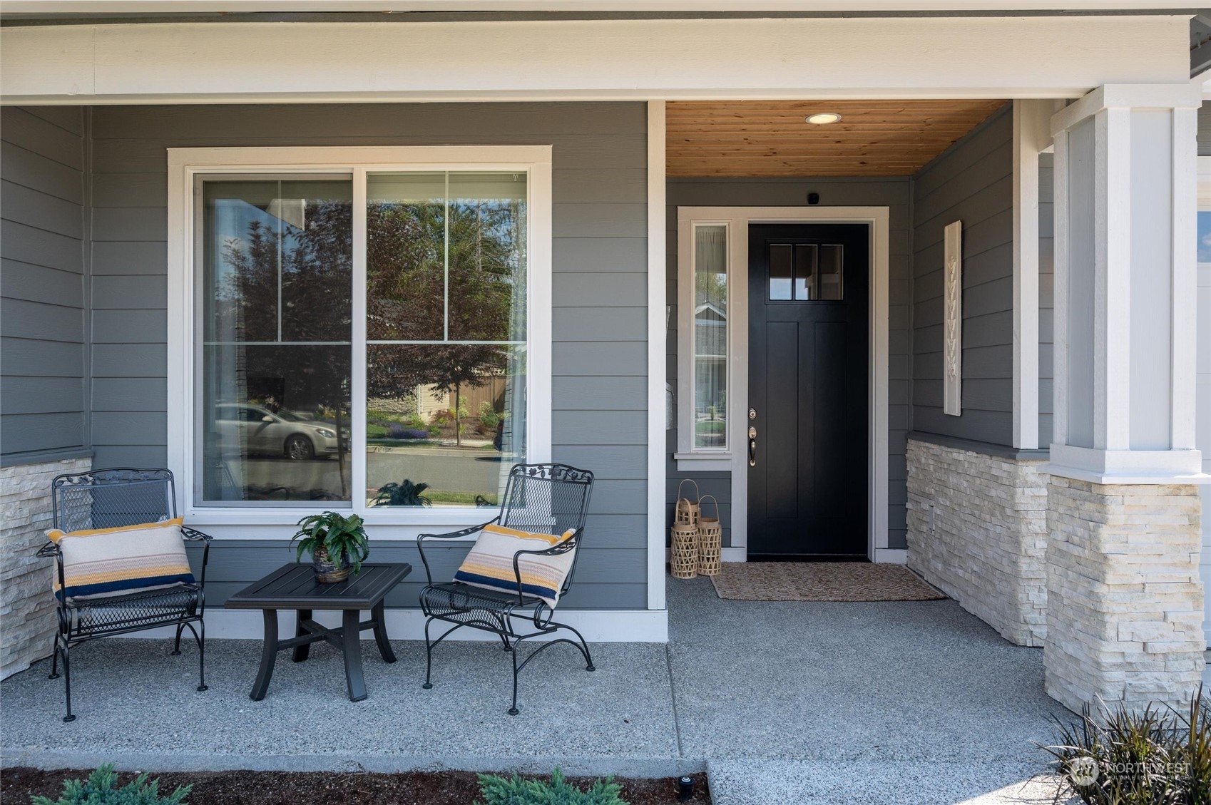984 Rainier Loop Mount Vernon, WA 98274 - Photo 6 of 40 a view of a livingroom with furniture and front door