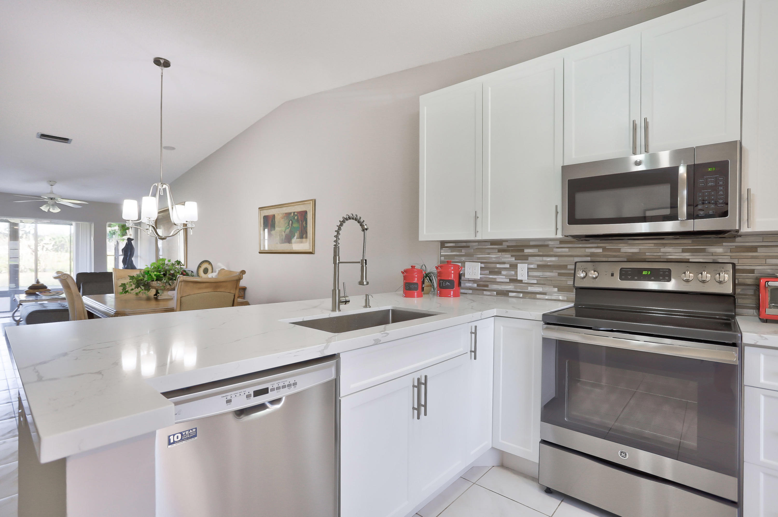 8613 Sunbird Place, Unit C Boca Raton, FL 33496 - Photo 4 of 39 Kitchen