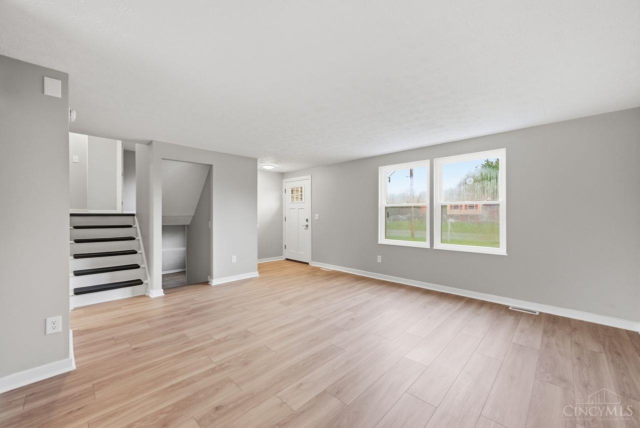 3419 Springdale Road Cincinnati, OH 45251 - Photo 6 of 34 Gallery Image 6