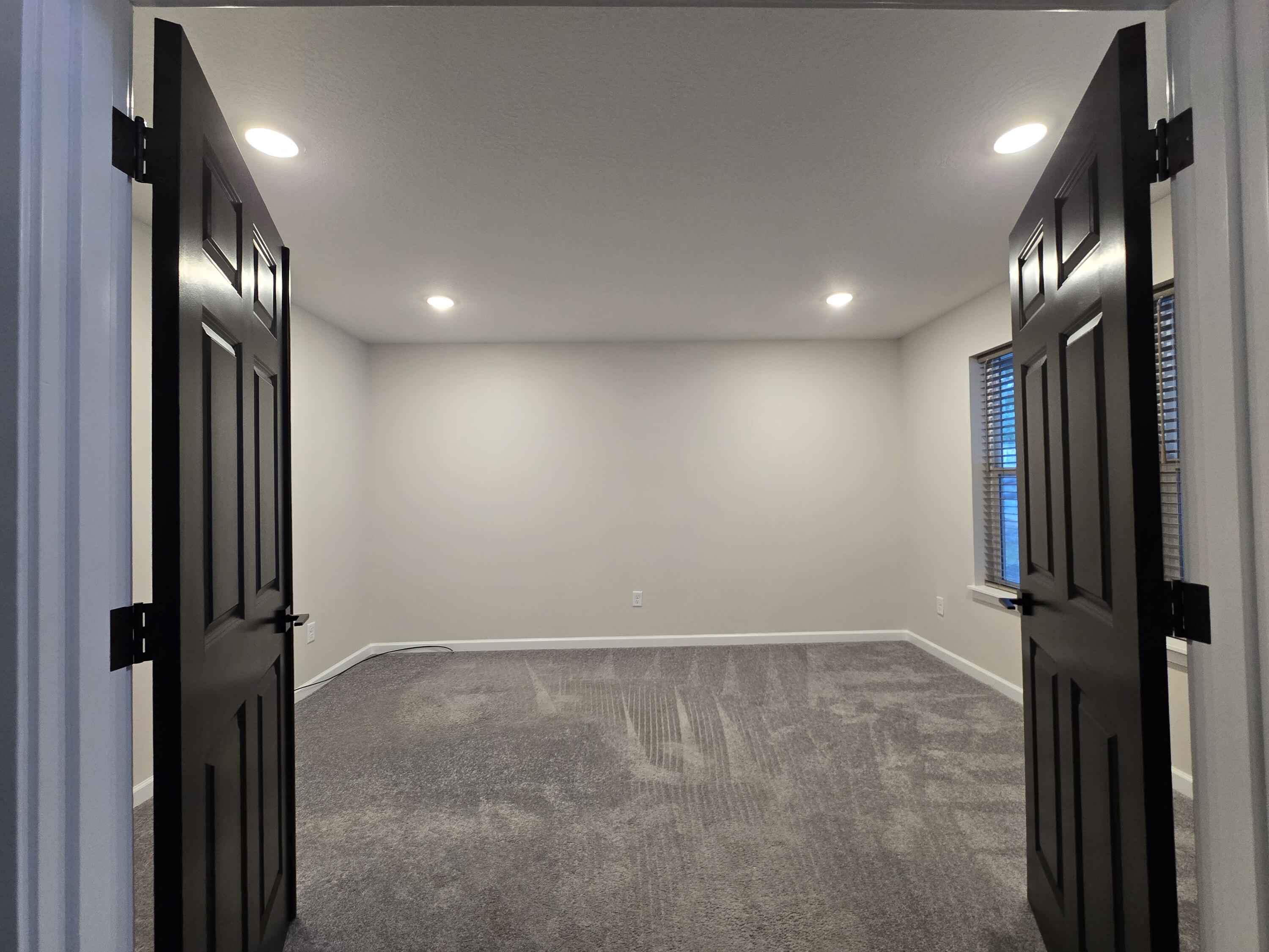 588 Upper Applegate Road Jacksonville, OR 97530 - Photo 4 of 53 office
